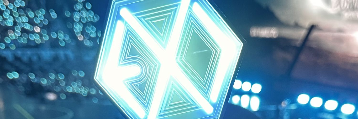 essyanggra's profile banner image