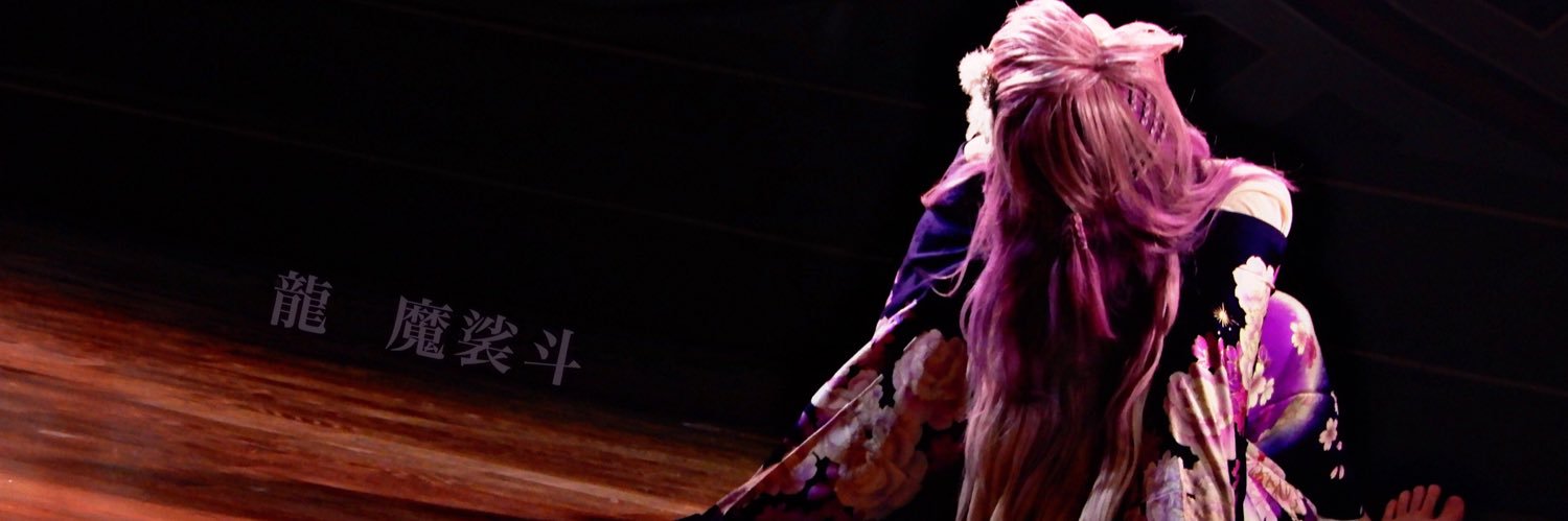 __m33t__'s profile banner image