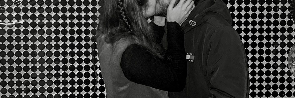 Cᥲr᥆ᥣ ت banner