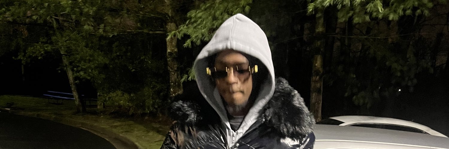 deshonb95's profile banner image