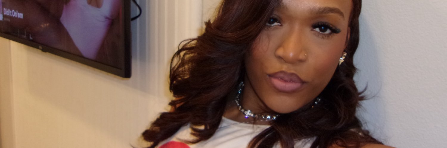 askaboutnia's profile banner image