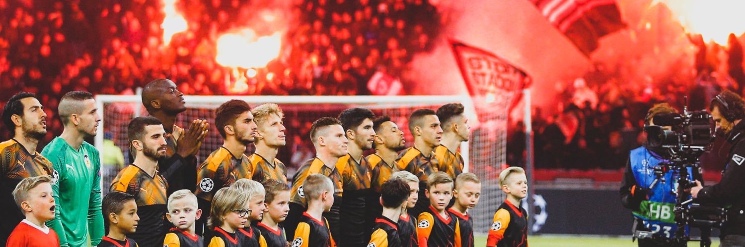 exnert's profile banner image