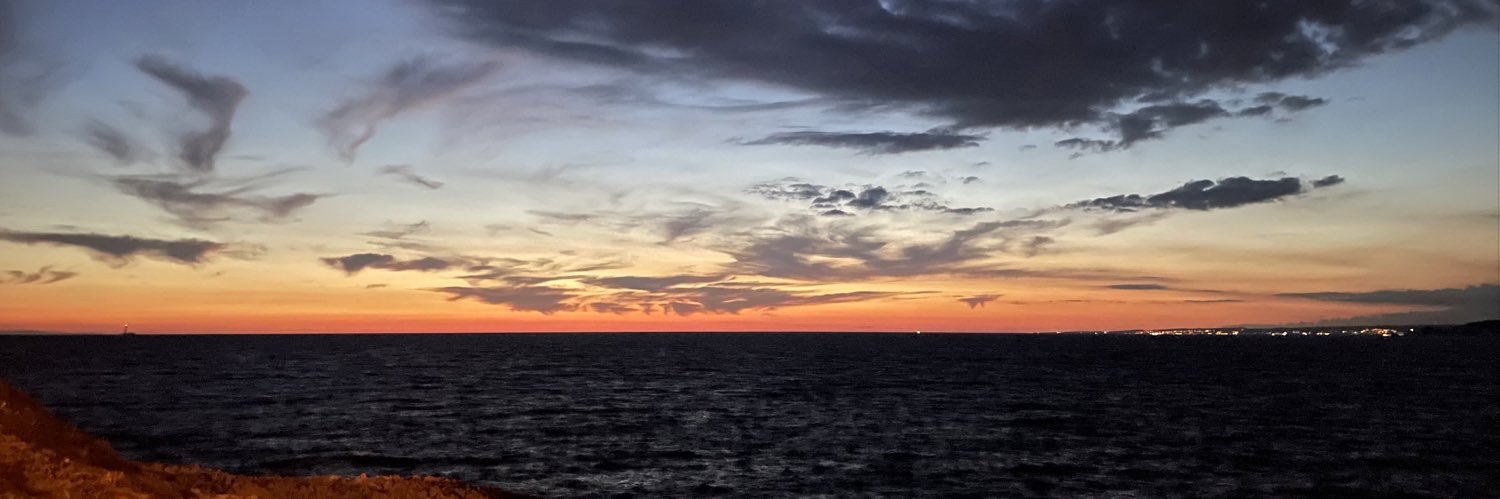 Ze 〽️itch’ banner