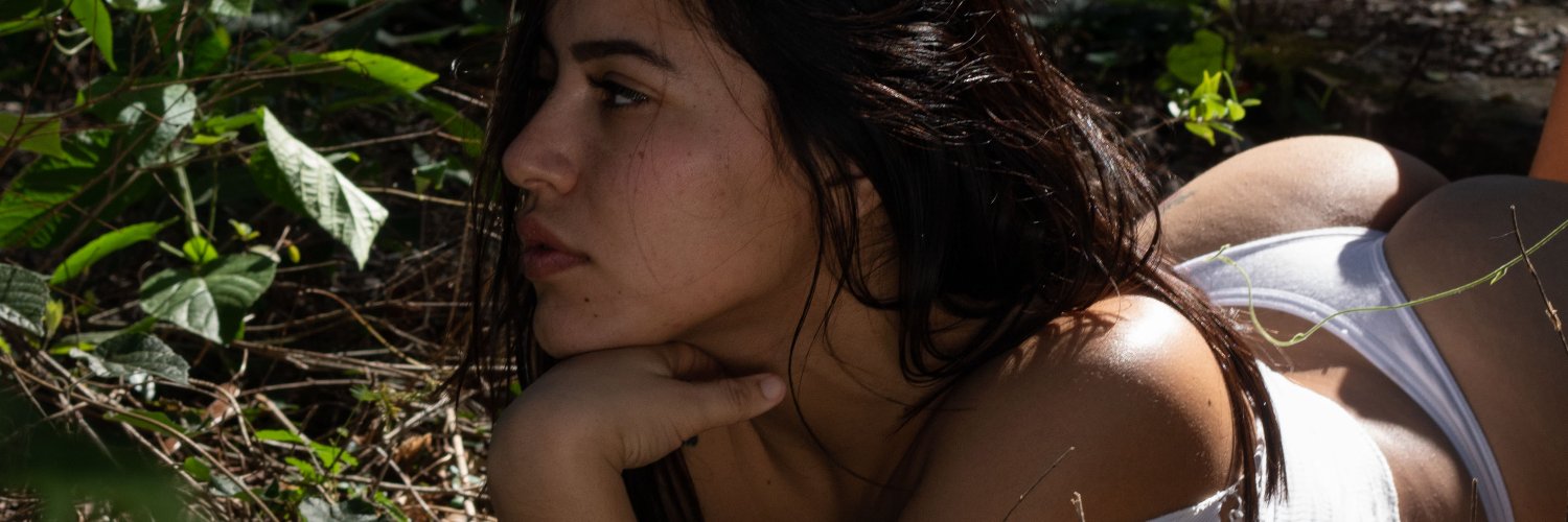 larissa_samelli's profile banner image