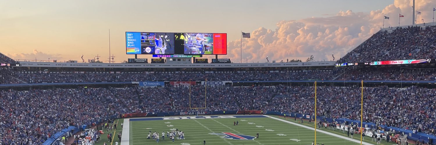 ez E 🦬🪿🥚🪴💔👽 banner