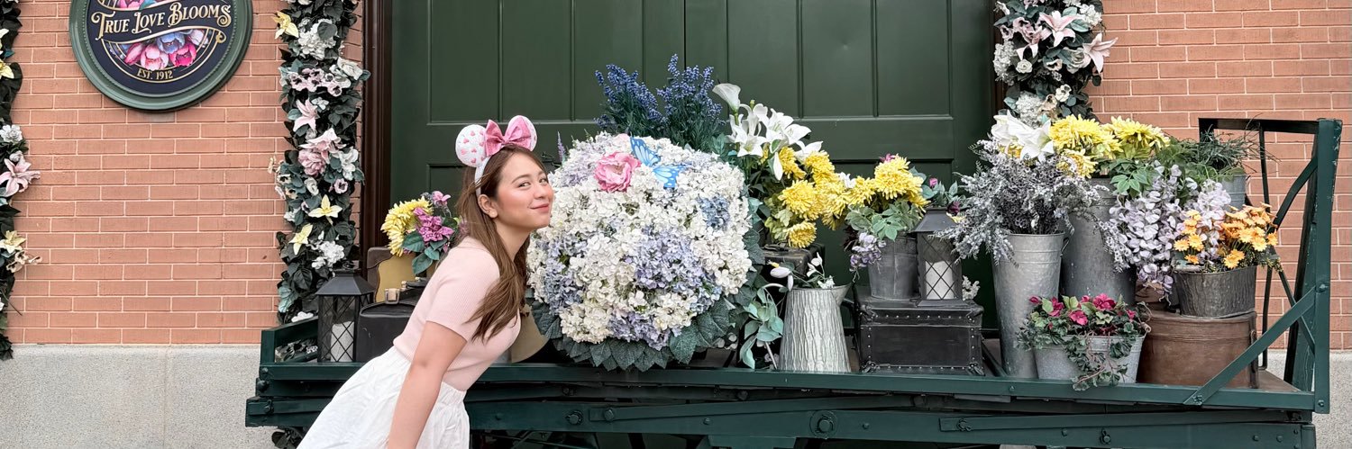 Chelormoon's profile banner image