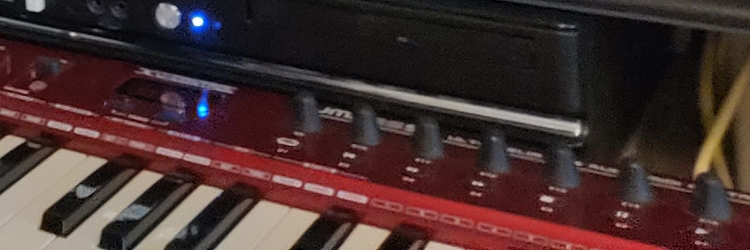singaband's profile banner image