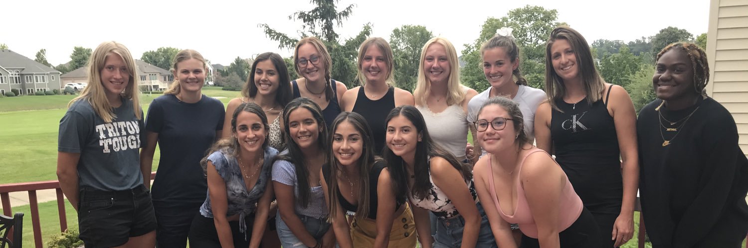 chloesmithley's profile banner image
