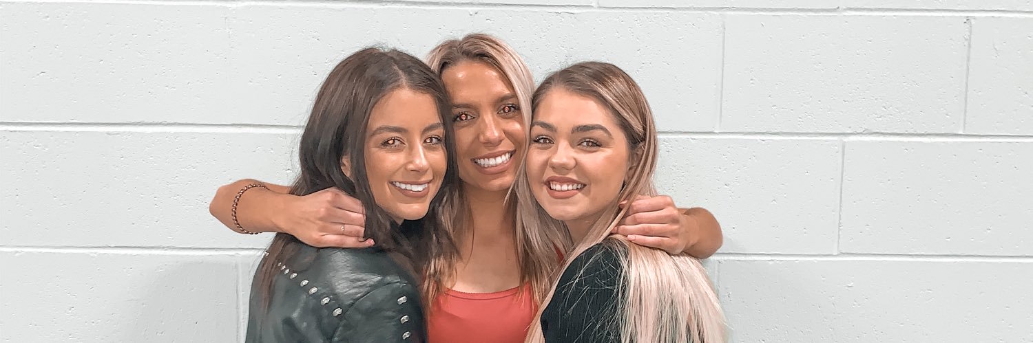 sydneyyrussell's profile banner image