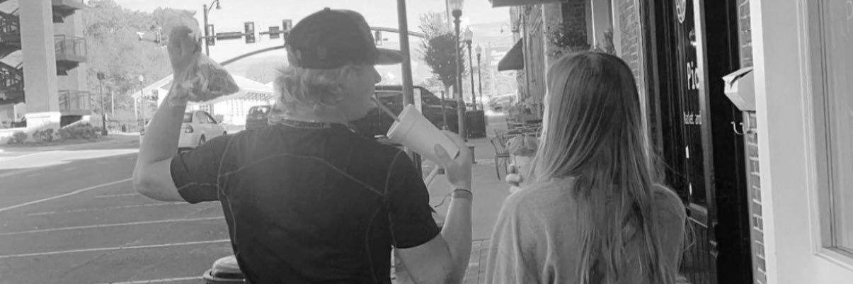BackKarlee's profile banner image