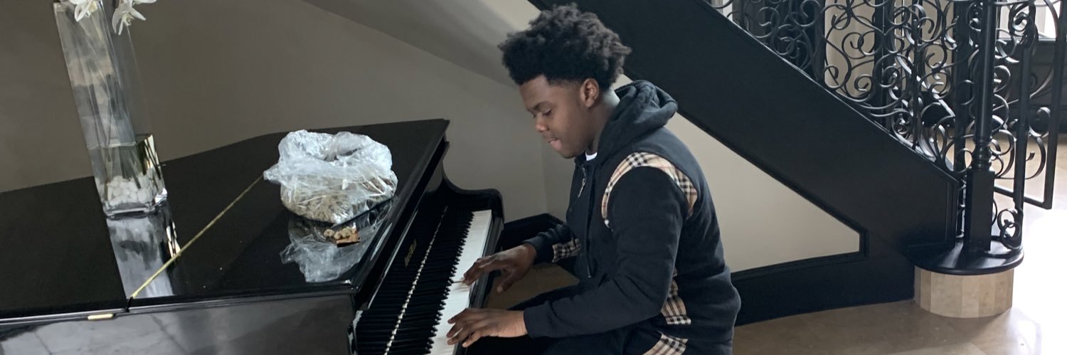 Investdatshit's profile banner image
