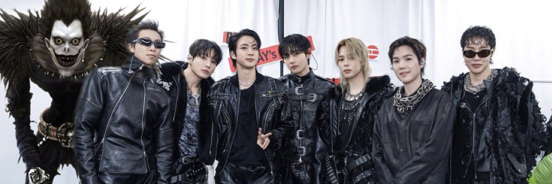 Ari ⁷ is seeing BTS ⊙⊝⊜ banner