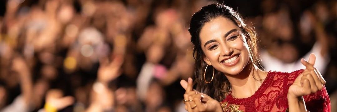 Only Heroines banner