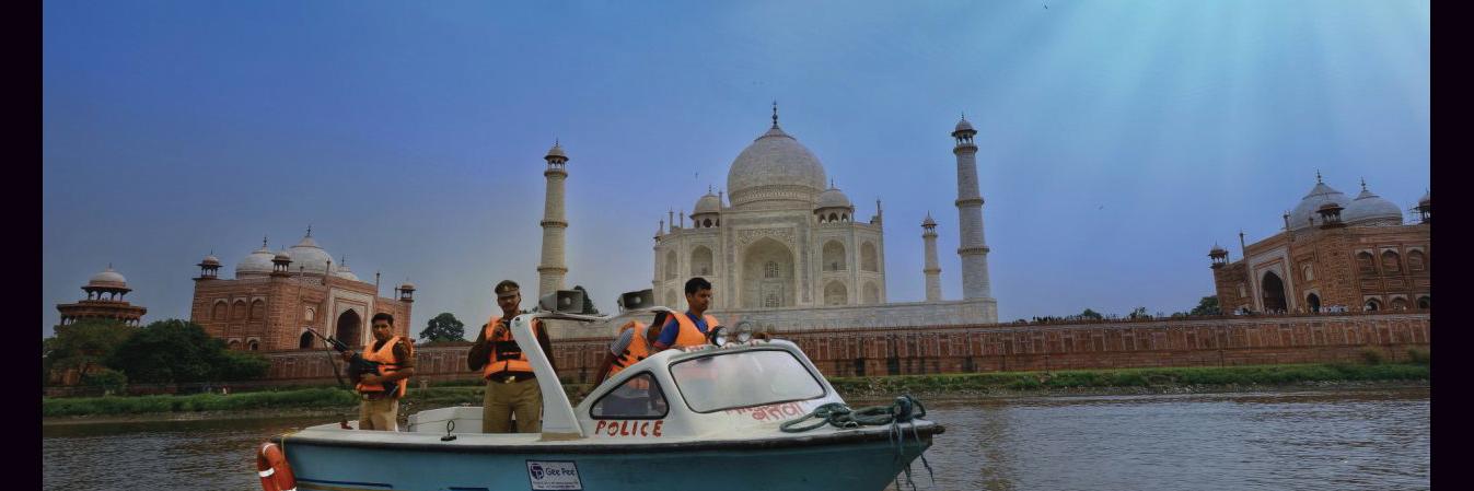 Agra Traffic Police banner