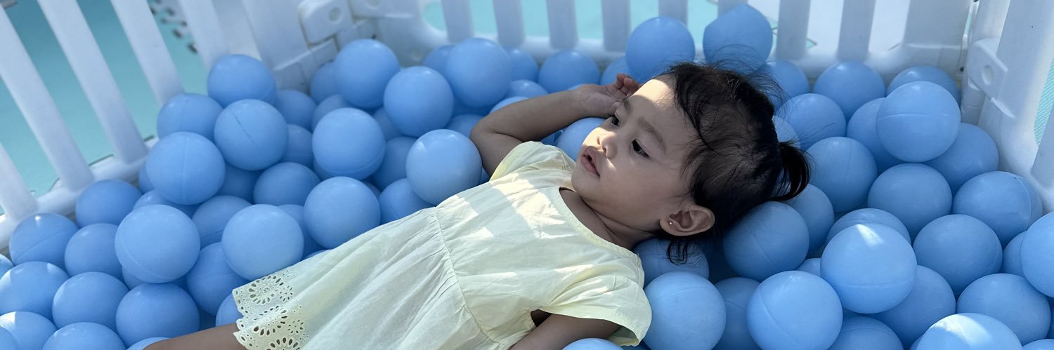 Carmella Niña banner