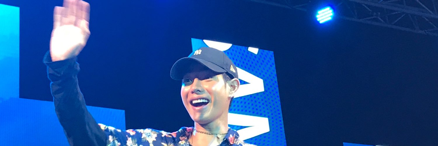 NichakornG's profile banner image