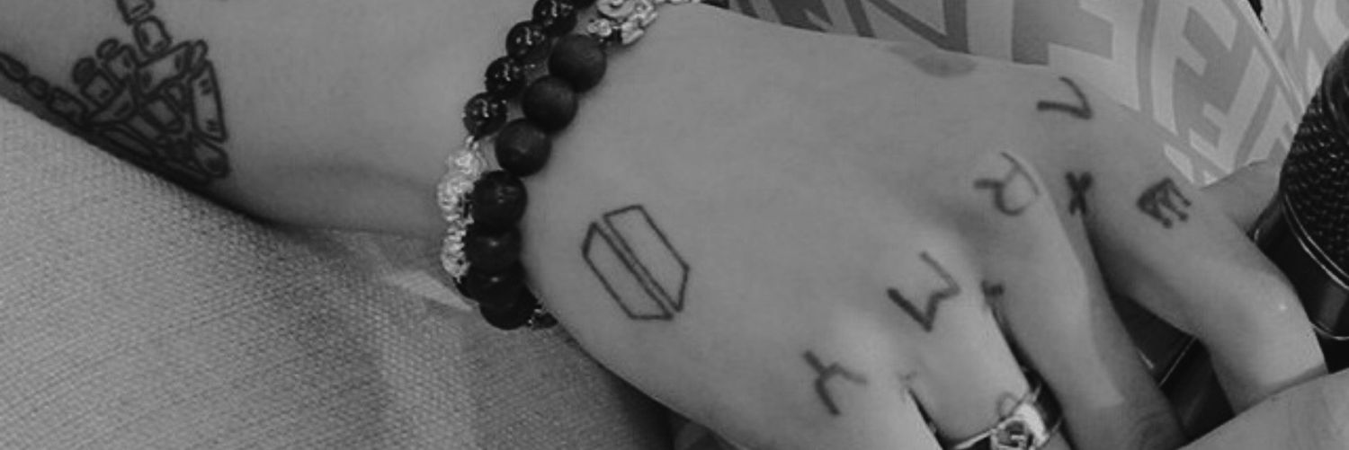 amrvdnr's profile banner image