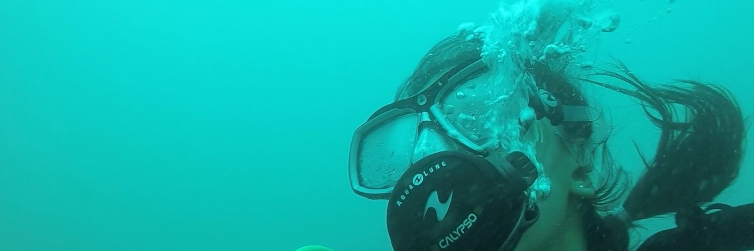 maakanderi's profile banner image