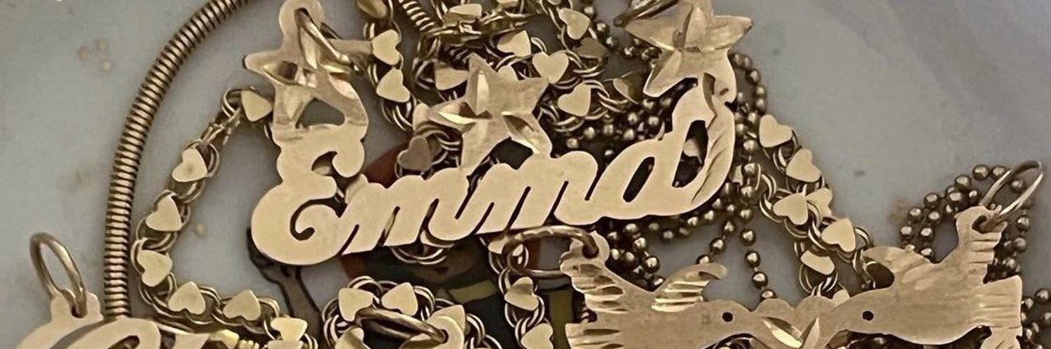 emeeziee's profile banner image