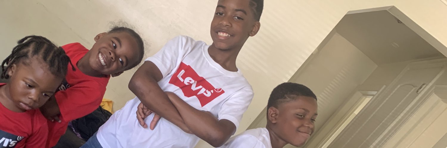 DEFINEPrecious's profile banner image