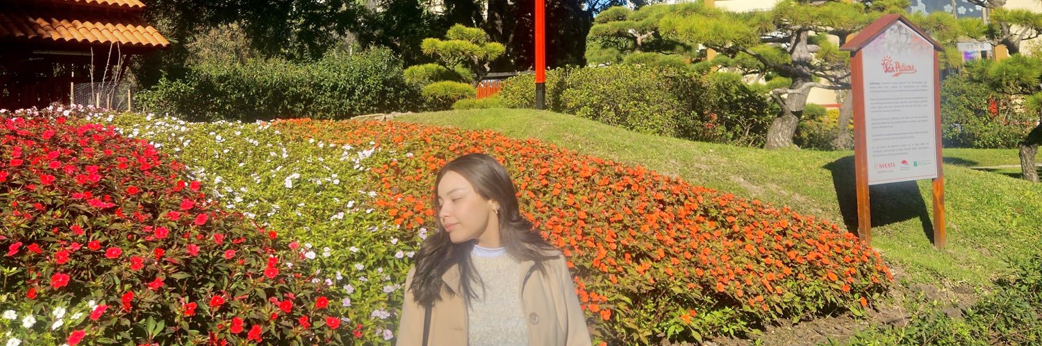 alejandragomol's profile banner image