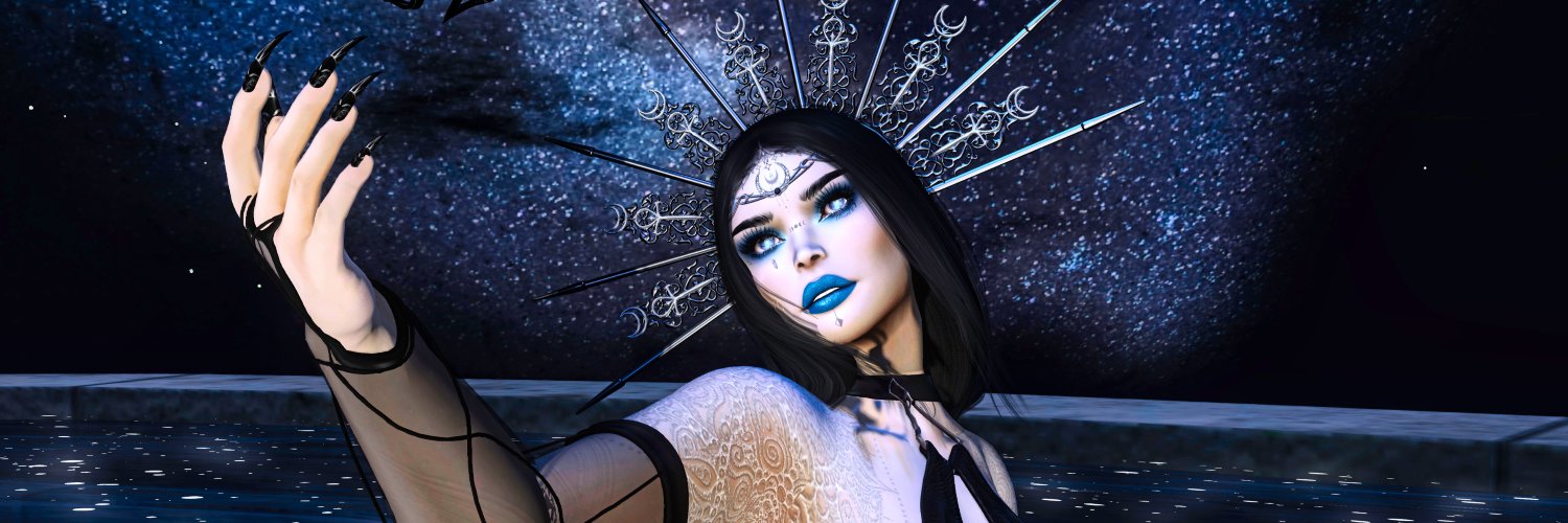 LaineyThorne's profile banner image