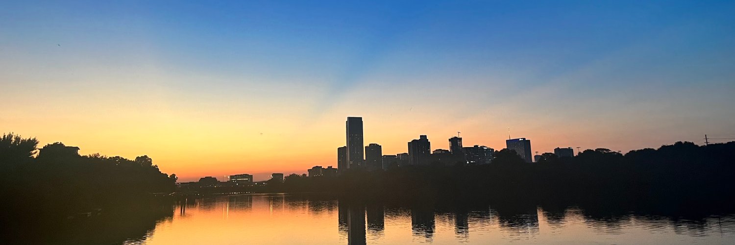 vttorres27's profile banner image