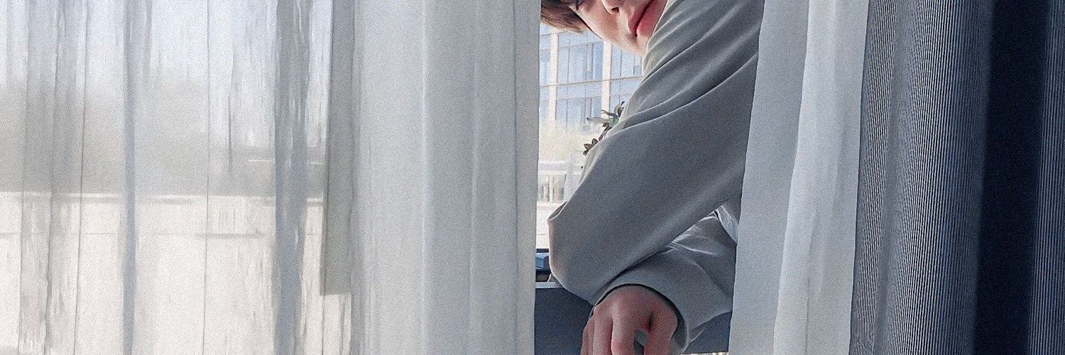 petravaw's profile banner image
