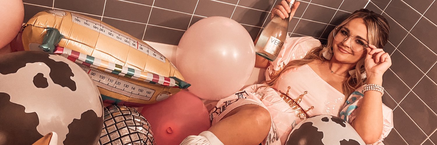 beallyyy's profile banner image