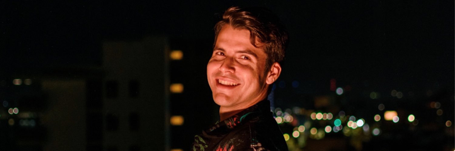 AlexisSiles's profile banner image