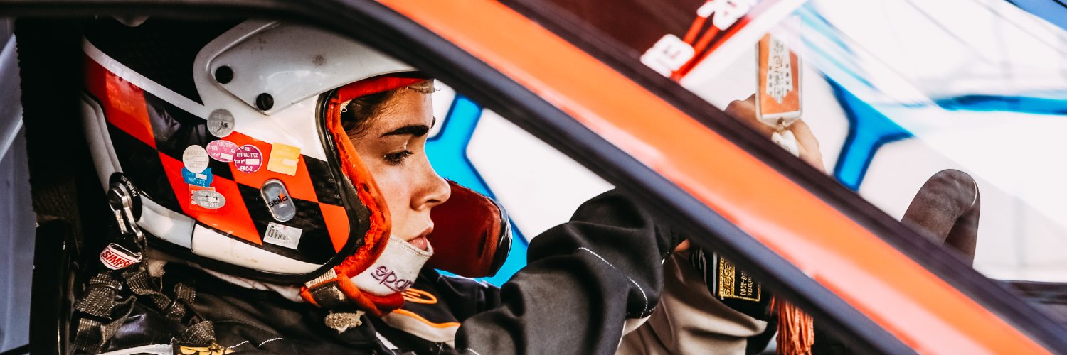 anniacilloniz's profile banner image
