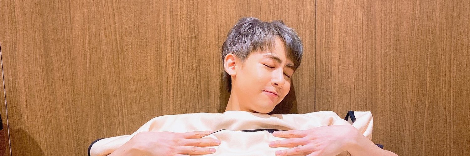 JKNKTYWYJHCS2's profile banner image