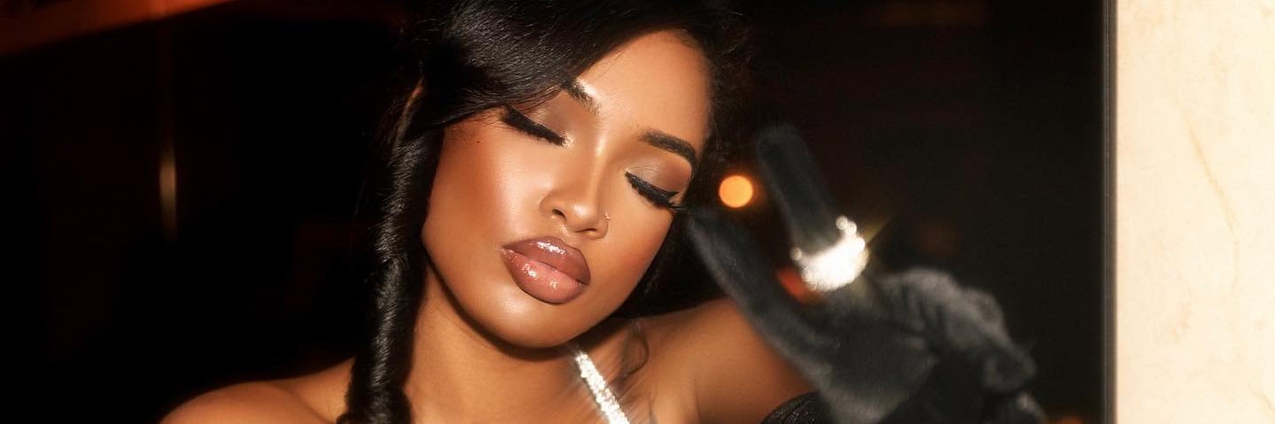 lovinniquee's profile banner image