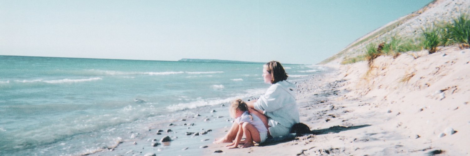 emorie_bond14's profile banner image