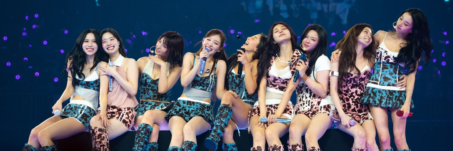 12krissart's profile banner image
