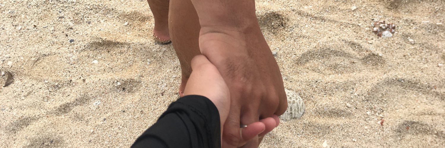 maecruz24's profile banner image