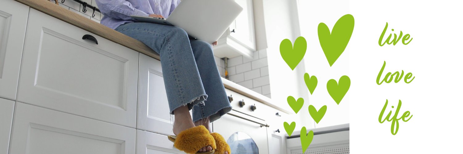 Lifeadvertising's profile banner image