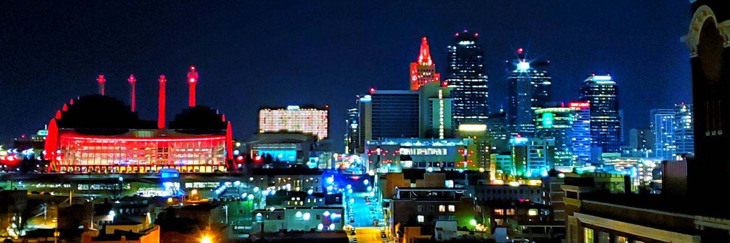 Patt with two T's banner