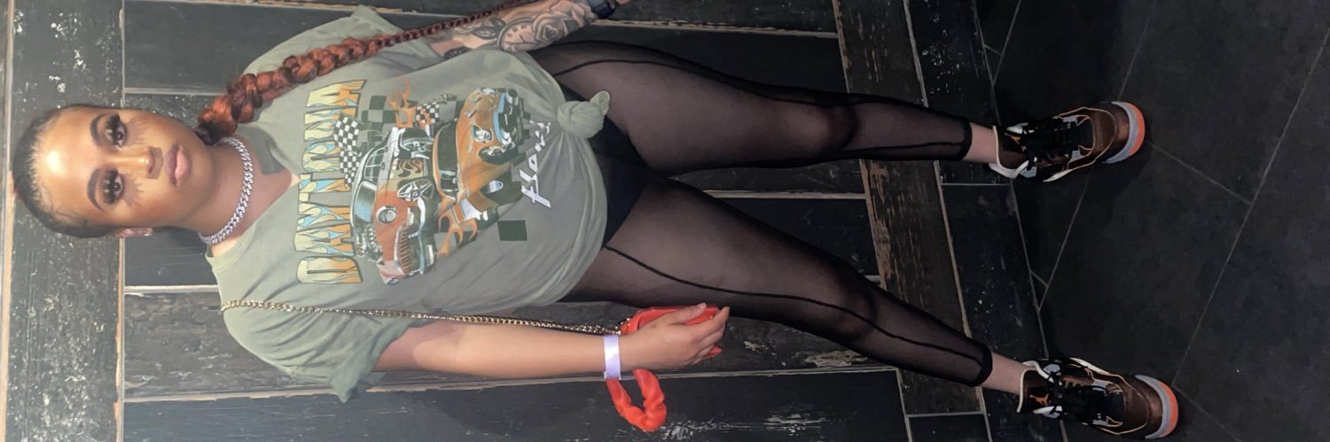 l_xxxee's profile banner image