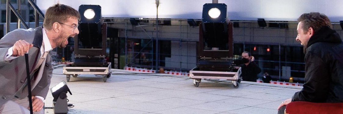 Laura🙃 banner
