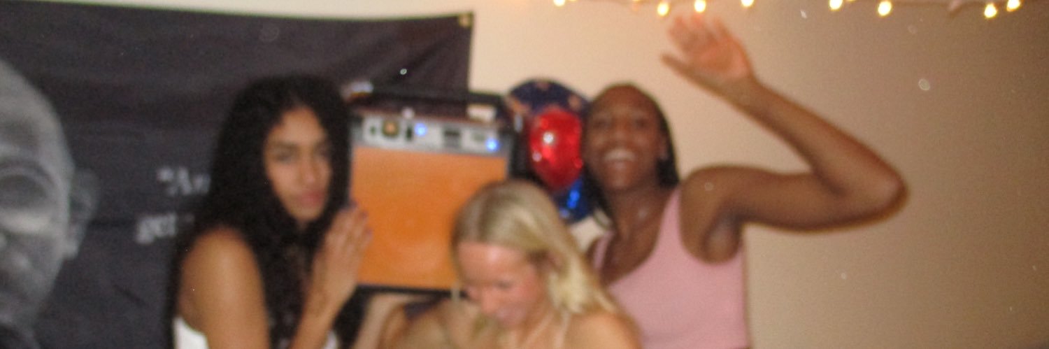 Izzy Plummer 🦋 banner