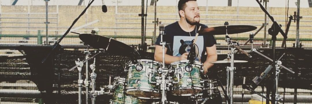 Javier González banner