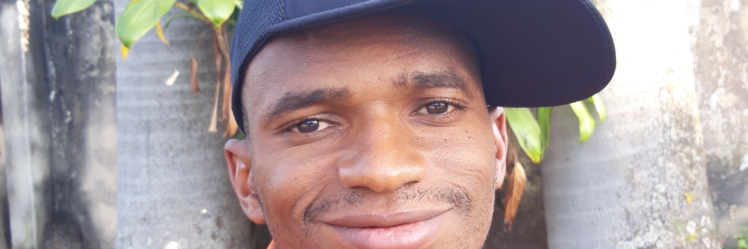 moukzee's profile banner image