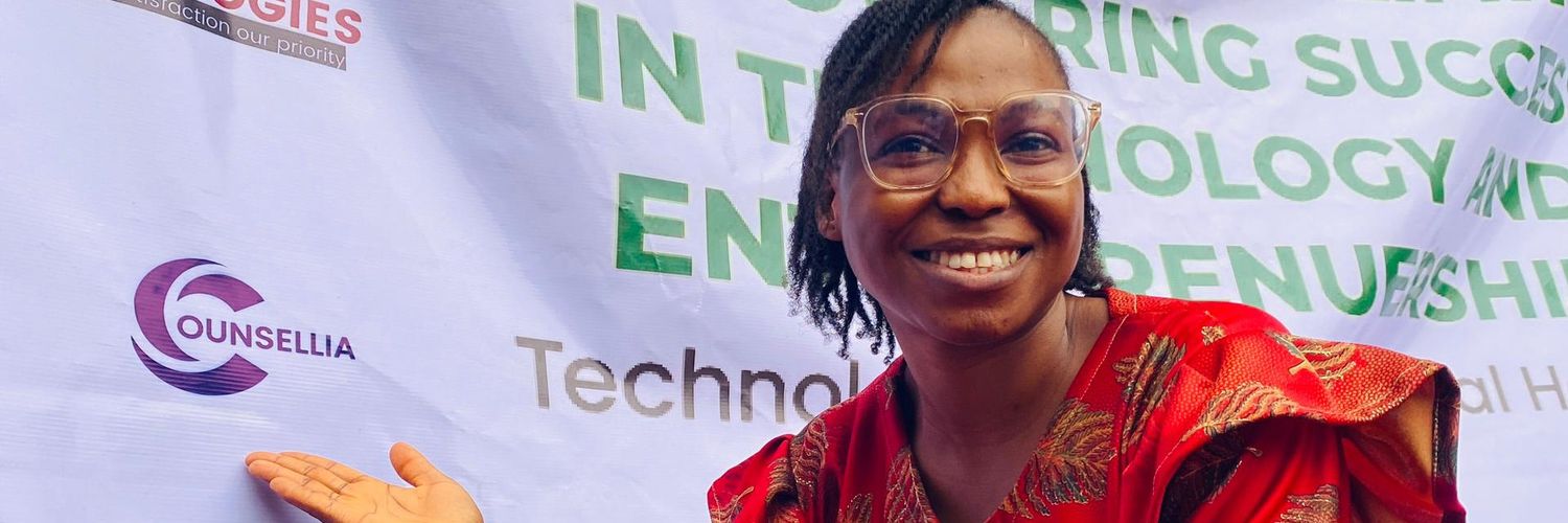 Zoe Sikemi 🤍 banner