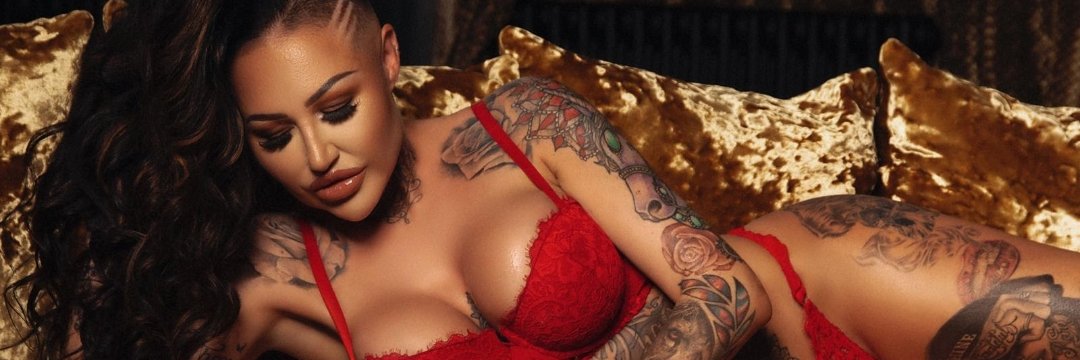 K A T I E G E E 🖤 banner