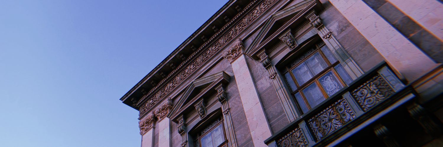 prissloya's profile banner image