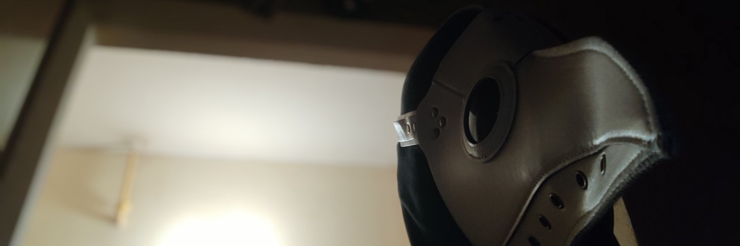 UR 049 🐦‍⬛ banner