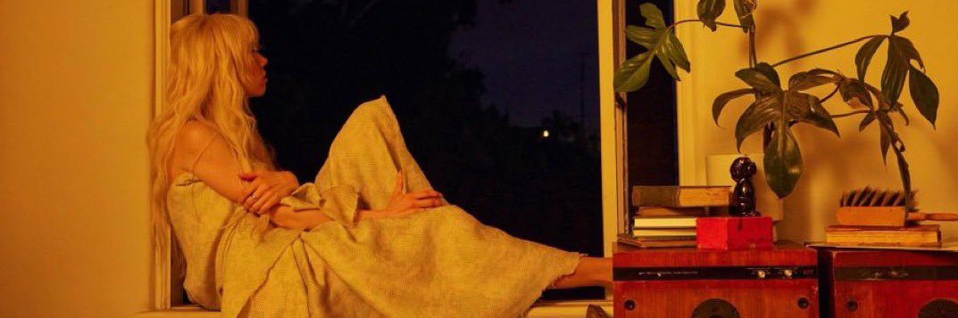 carlyraethebae's profile banner image