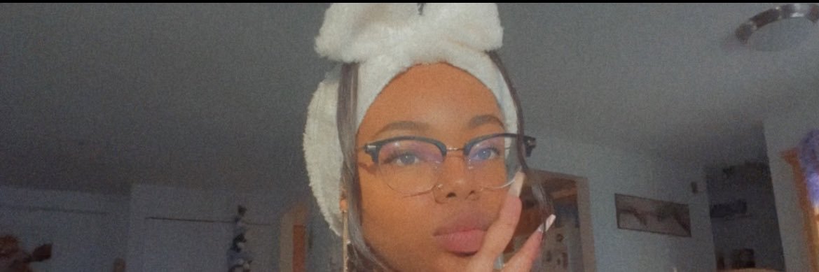 QueenAD_07's profile banner image