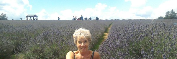 Queen37bee Profile Banner